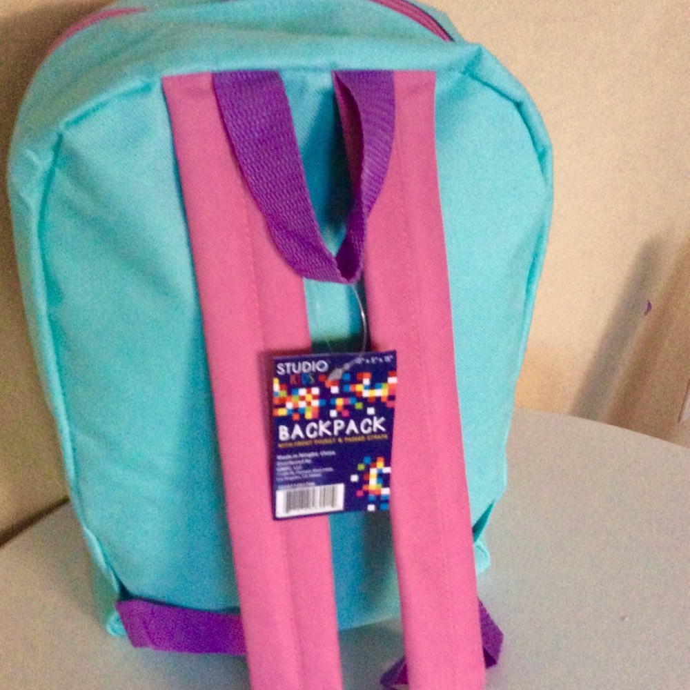 Unicorn backpack & more items bundle - Picture 4 of 4